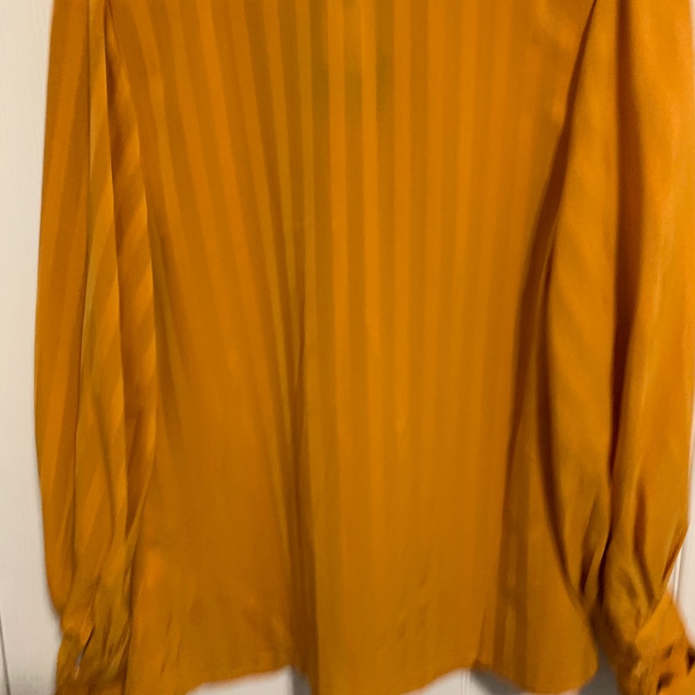 Top - Picture 2 of 4